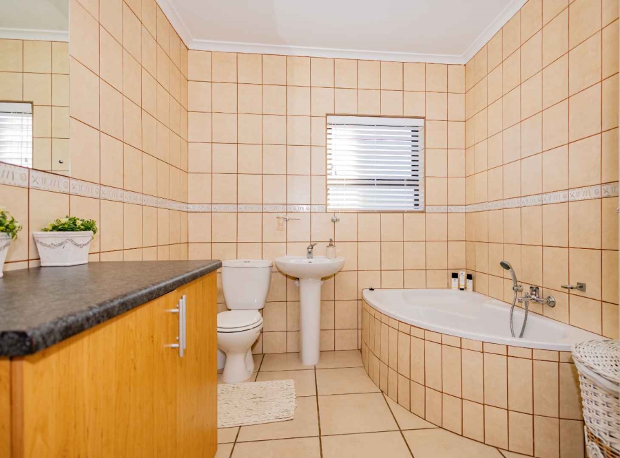 4 Bedroom Property for Sale in Langebaan Country Estate Western Cape